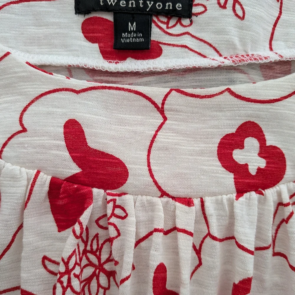 Twentyone Red and White Floral Blouse
